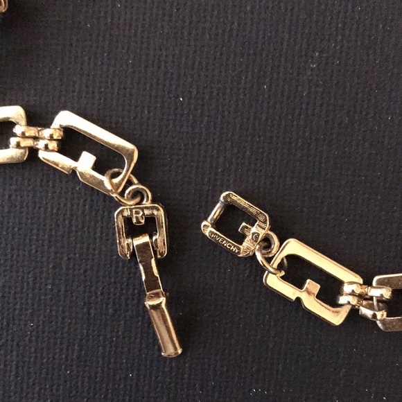 🎯 Givenchy Necklace “Vintage” - Picture 9 of 15